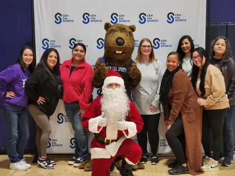 Inaugural Junior High Holiday Invitational photograph 4