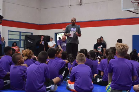 NBA YOUTH CLINIC WITH SACRAMENTO KINGS photograph 8