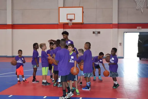 NBA YOUTH CLINIC WITH SACRAMENTO KINGS photograph 28