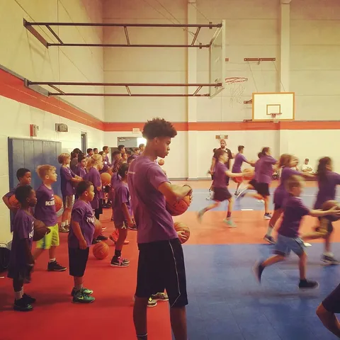 NBA YOUTH CLINIC WITH SACRAMENTO KINGS photograph 1