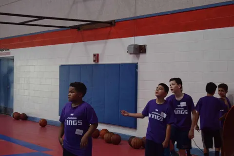 NBA YOUTH CLINIC WITH SACRAMENTO KINGS photograph 17
